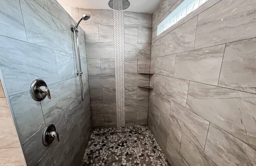 Roseland Apartment | Discover Roy's Retreat: Your Perfect Getaway Awaits