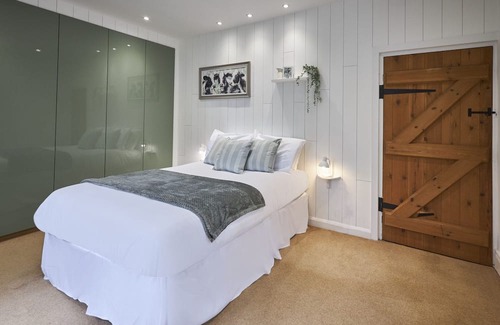 Woodhorn House | Experience The Lodge: Pet-Friendly & Family-Approved Stay