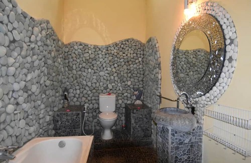 Banjartegehe Villa | Beachfront Villa with Private Pool, Garden & Terrace