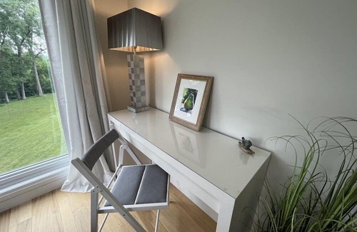 Paris Bed & Breakfast | Experience The Mulberry House on the Grand with Pool & Spa