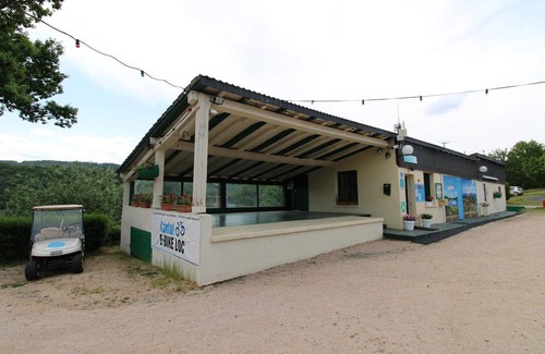 Arnac Cottage | Cozy Gite Arnac: Ideal for Families with Kitchen Access