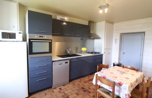 Montboudif Cottage | Gite Montboudif: Family-Friendly Retreat with Cozy Fireplace