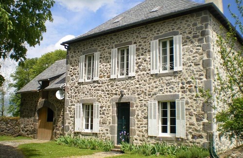 Saint-Cirgues-de-Malbert Cottage | Cozy Gite Saint-Cirgues-de-Malbert for 2 with Kitchen