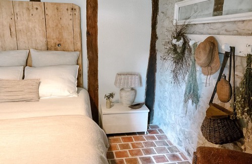 Tourtoirac Bed & Breakfast | Explore Domaine de Pragelier, le Caribou with Pool & Ocean View