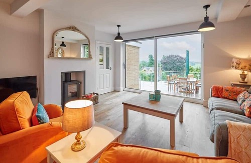 Hognaston House | Experience Comfort at The View at Orchard View Hotel