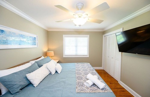 Socastee House | Relaxing Retreat: Private Dock & Hot Tub in King Suite