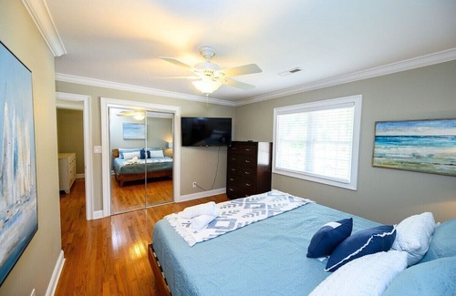 Socastee House | Relaxing Retreat: Private Dock & Hot Tub in King Suite