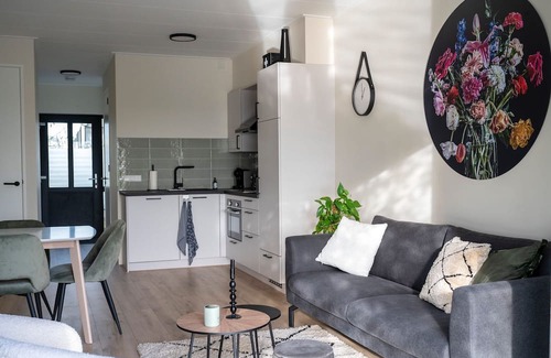 Municipality of Kaag en Braassem House | Cozy chalet on the Veluwemeer