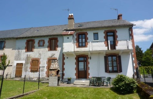 Drugeac Cottage | Gite Drugeac: Ideal 4-Bedroom Retreat for Up to 8 Guests