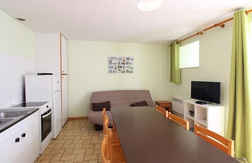 Lorcieres Cottage | Gite Lorcières: Cozy 2-Bedroom Retreat for Families