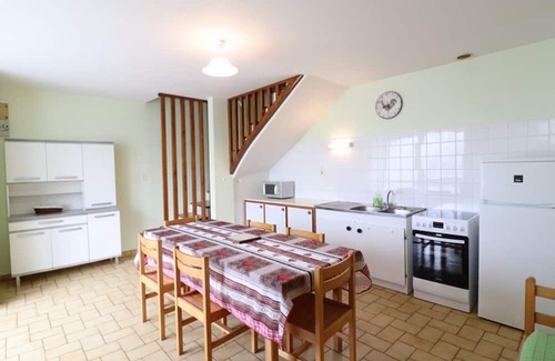 Lorcieres Cottage | Gite Lorcières: Cozy 2-Bedroom Retreat for Families