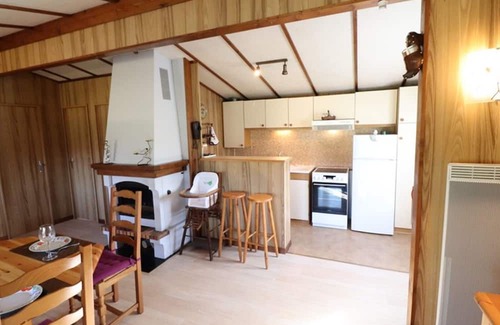 Arpajon-sur-Cere Cottage | Cozy Gite Arpajon-sur-Cère: Ideal for Families with Kitchen