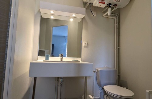 Orleans Apartment | Welcoming Apartment Orléans with Kitchen & Spa Amenities