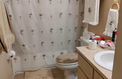 Port Charlotte House | Lovely quiet home for rent. Fully furnished you don’t even need your toothbrush.