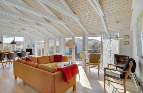 Lild Strand House | All-Inclusive Sybil Hotel: Steps from the Oceanfront