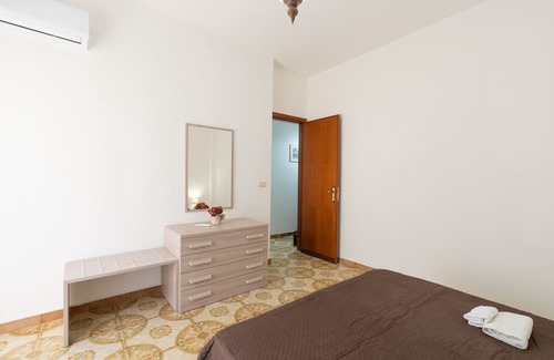Partanna Apartment | Holiday Apartment 'Casa Mazzini' with Balcony