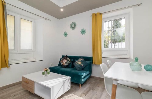 Cervantes Apartment | Charming Apartment in a Restored Mansion in Granada