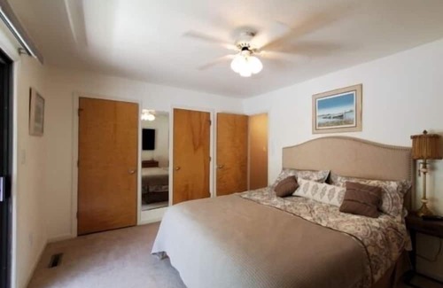 North Shore House | Stunning Views & WiFi Near Top Amenities - Rated 9.8/10