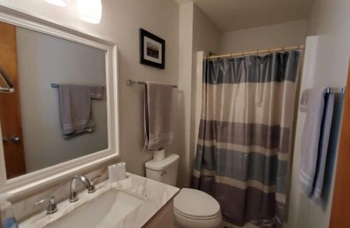 North Shore House | Stunning Views & WiFi Near Top Amenities - Rated 9.8/10