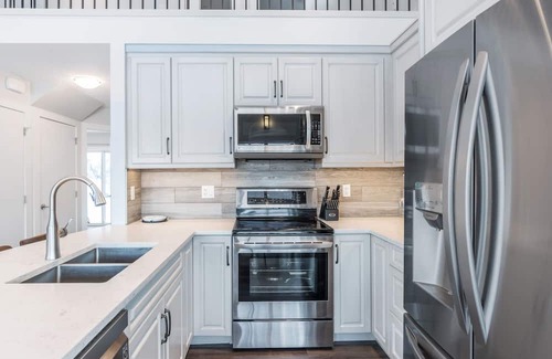 Central Okanagan Cottage | Family and Pet Friendly Retreat Near Main Amenities