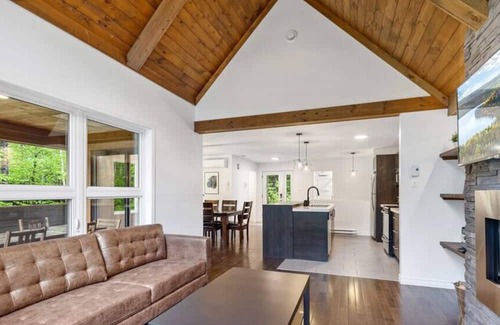 Petite-Riviere-Saint-Francois Ski Chalet | Cozy Retreat at The Bear of Charlevoix with Hot Tub & Kitchen