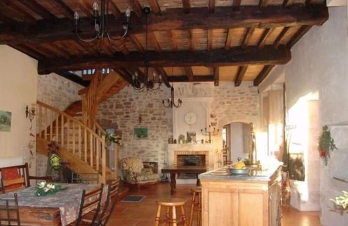 Void-Vacon Cottage | Gite Void-Vacon: Perfect Escape for Families with Fireplaces