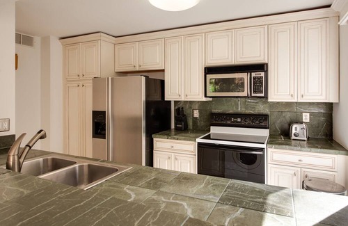 Palm Beach Gardens House | Premier PGA National Condo with Private Entrance & Pool