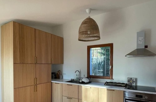Le Puy-Sainte-Reparade House | Experience Comfort at Mas de la Pivoine with Pool Access