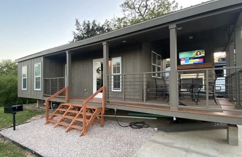 College Station House | New Tiny Home 3 Miles to Aggieland Campus!!!