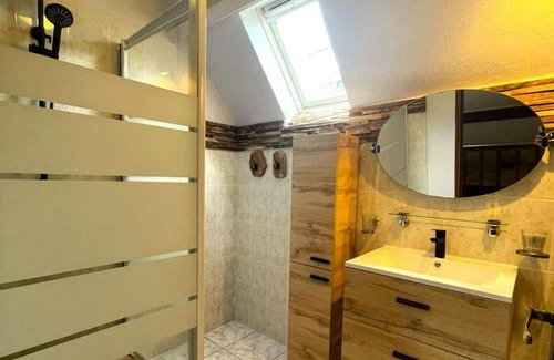 Saint-Julien-de-Lampon Cottage | Cozy Gite in Saint-Julien-de-Lampon with Family Amenities