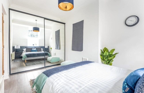 York Apartment | Exceptional Feversham House: Family-Friendly Retreat Awaits