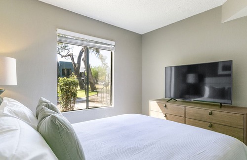 Tucson Apartment | Modern Apartment with Pool in Prime Location Awaits You