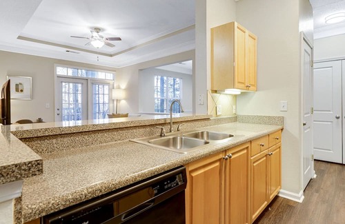 Town Center Apartment | Modern Apartment with Kitchen in Prime Location
