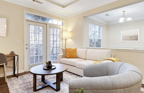 Town Center Apartment | Modern Apartment with Kitchen in Prime Location