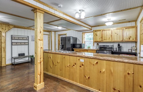 Clinton House | The perfect getaway on 14 acres just minutes from Truman Lake!