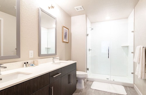 Biggar Apartment | Modern Apartment with Kitchen in Prime Location