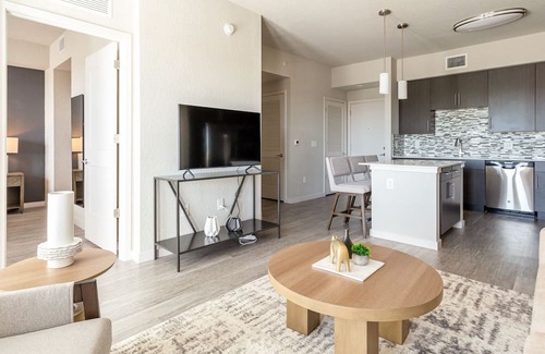 Biggar Apartment | Modern Apartment with Kitchen in Prime Location