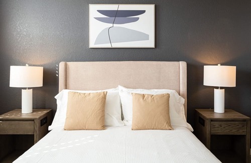 Biggar Apartment | Modern Apartment with Kitchen in Prime Location