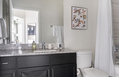 Covington Apartment | Stylish Apartment with Kitchen in Prime Location