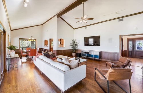 Bastrop House | Experience The Tarcoola Ranch - Riverfront Retreat Awaits