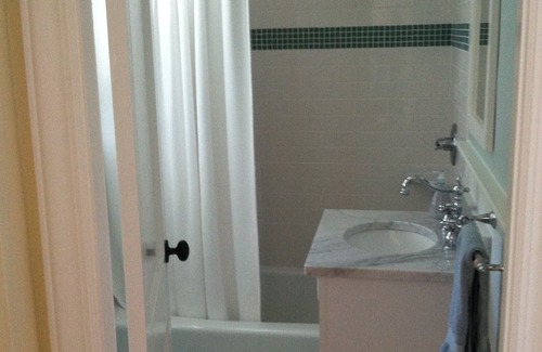 Cliff Walk House | Prime Location! Steps to 1st Beach & Town, Pet Friendly