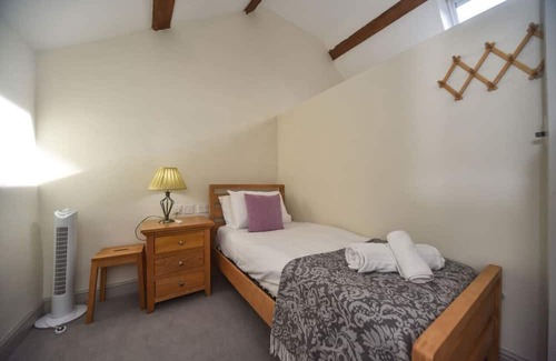Alsop en le Dale Cottage | Inviting Church Farm Holiday Cottages - Winnets Cottage Stay