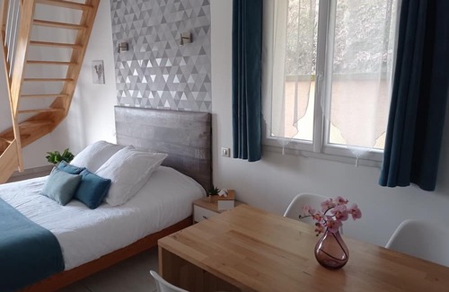 Vals-les-Bains Bed & Breakfast | Scenic Room with Pool Near Gorges de l'Ardèche and Spa