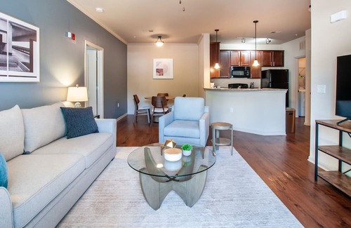 Huntsville Apartment | Contemporary Apartment with Kitchen in Prime Area