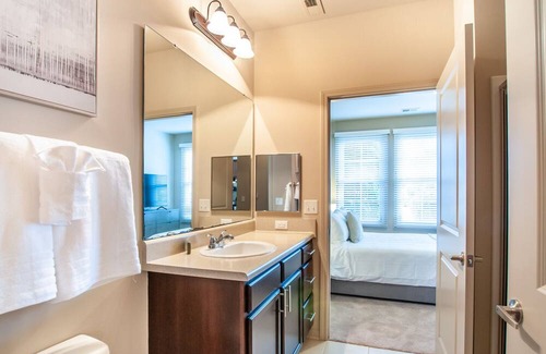 Huntsville Apartment | Contemporary Apartment with Kitchen in Prime Area