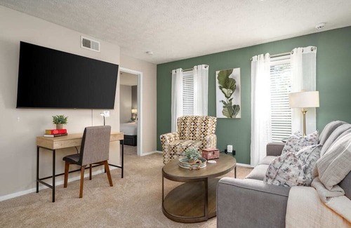 Hoover Apartment | Pet-Friendly Hotel Near Hoover Met & Finley | 10/10 Ratings