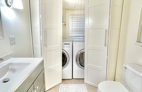 Marlborough House | Cozy Renovated Home Near Boston with Backyard & Free WiFi
