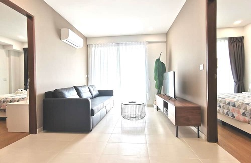 Geylang Apartment | Modern 3BR Apartment in Kallang Near Train & Pool Access