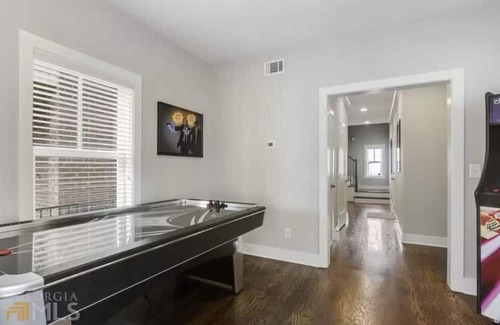 Westside House | Beautifully spacious 4 bed/ 4 bath house with game room in the heart of Atlanta!