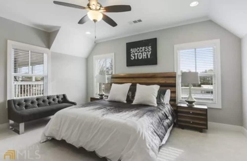 Westside House | Beautifully spacious 4 bed/ 4 bath house with game room in the heart of Atlanta!
